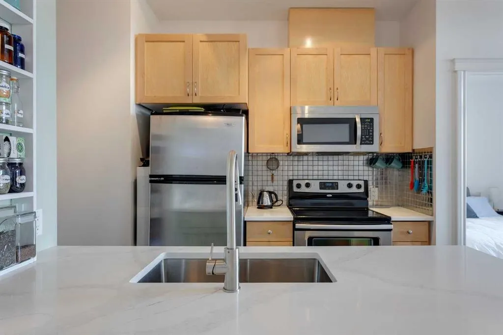24 Hemlock Crescent SW, #3608