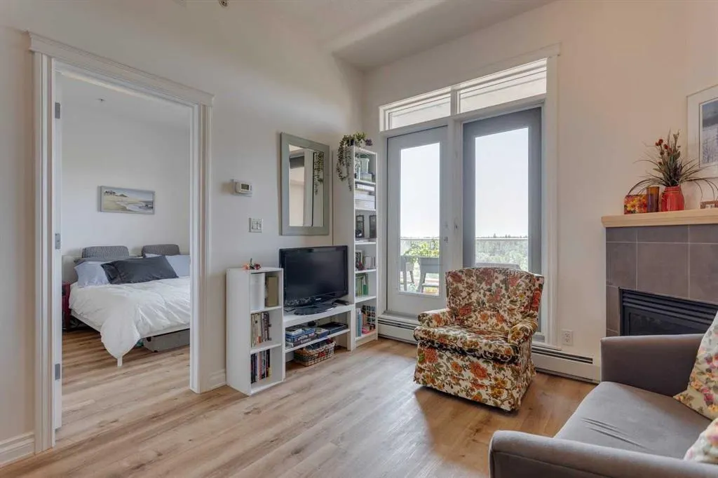 24 Hemlock Crescent SW, #3608