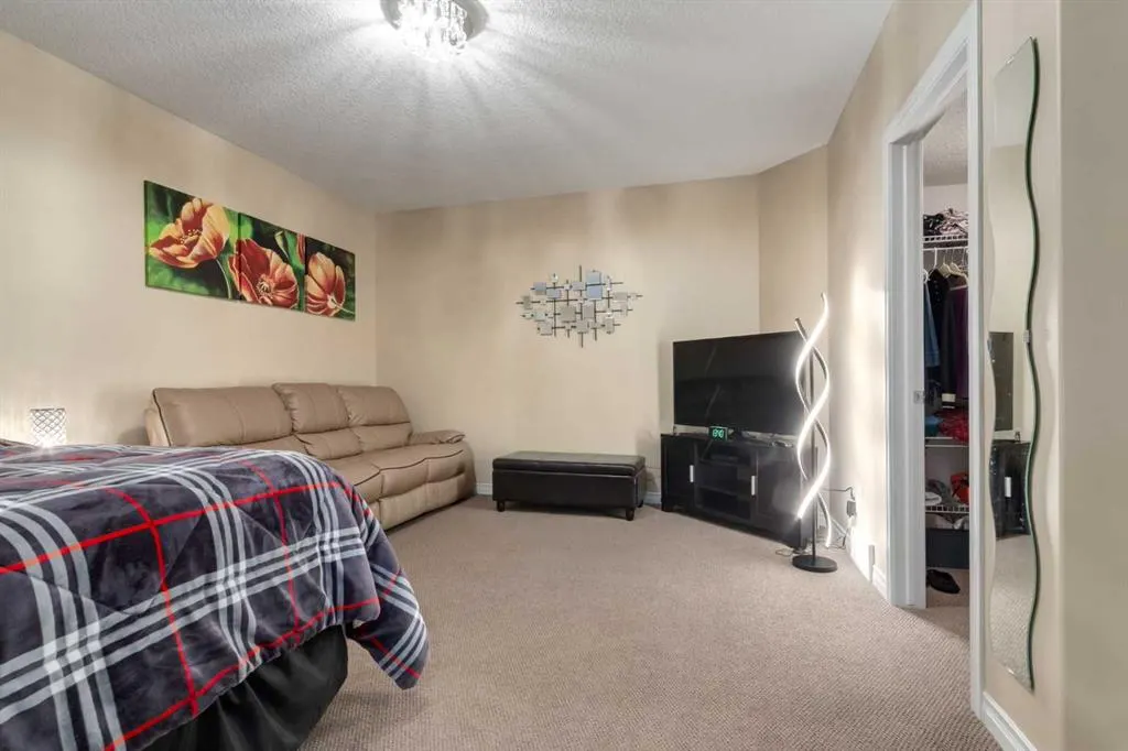202 Silverado Bank Circle SW