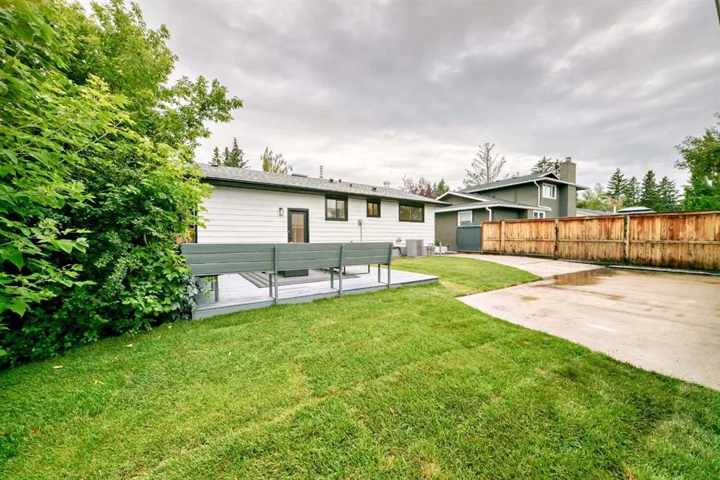 636 Cedarille Way SW