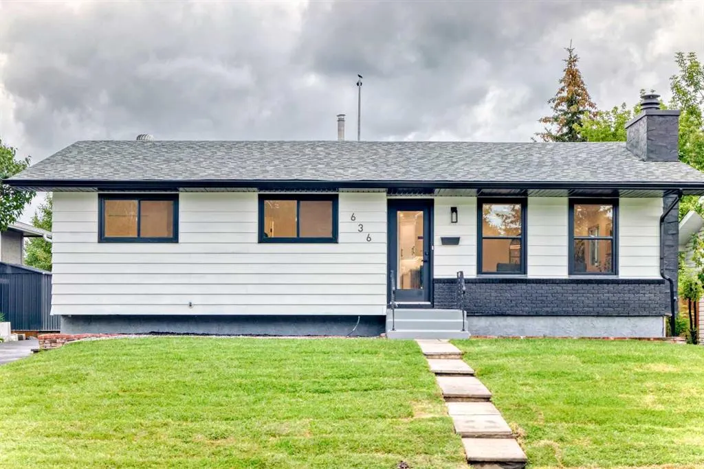 636 Cedarille Way SW