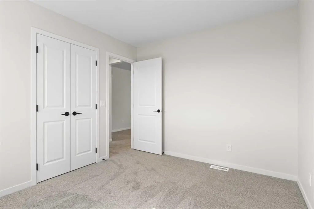 1504 3 Street SE