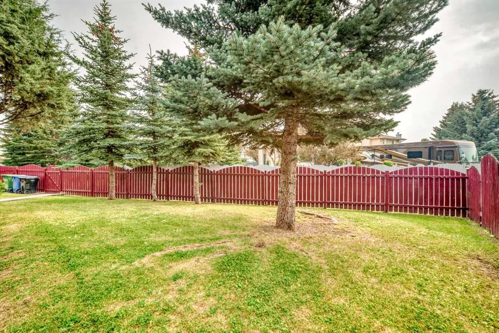 421 Applewood Place SE