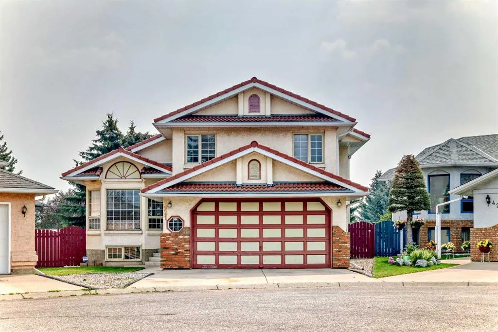 421 Applewood Place SE