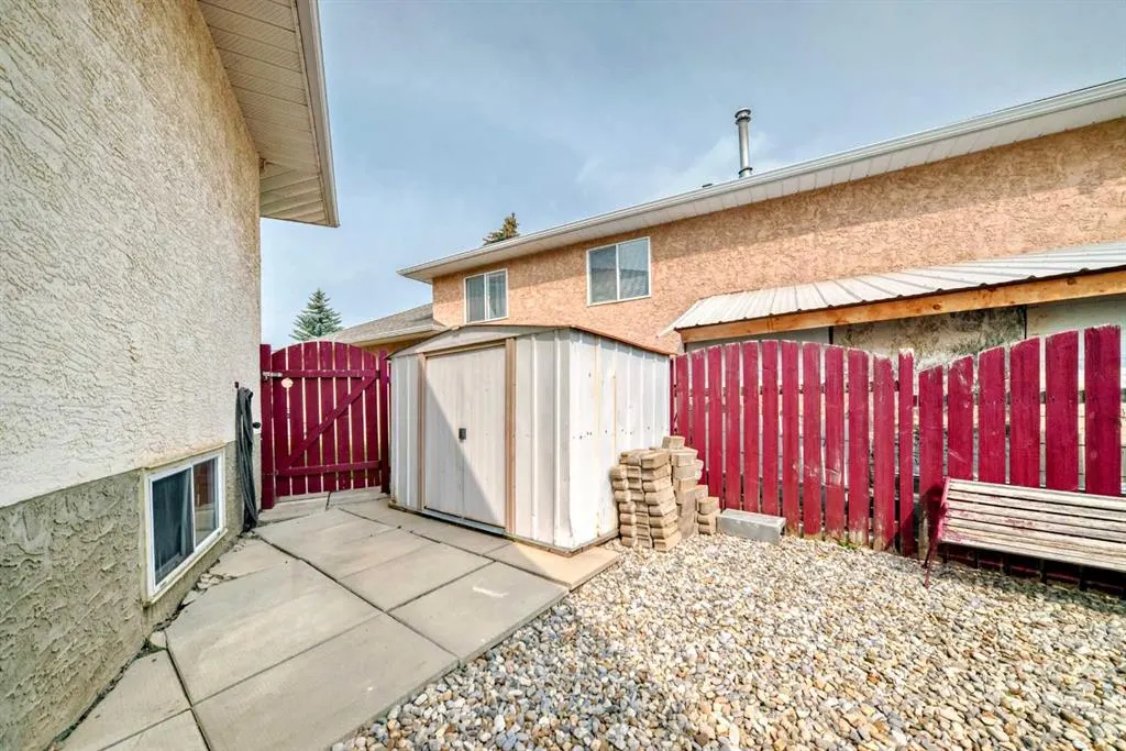 421 Applewood Place SE