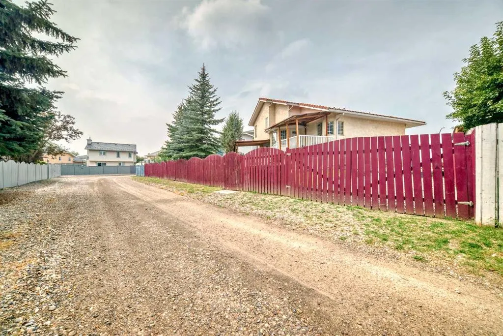 421 Applewood Place SE