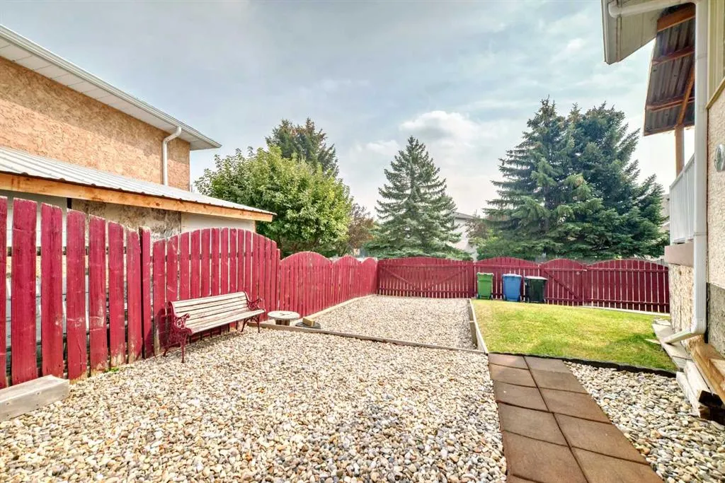 421 Applewood Place SE