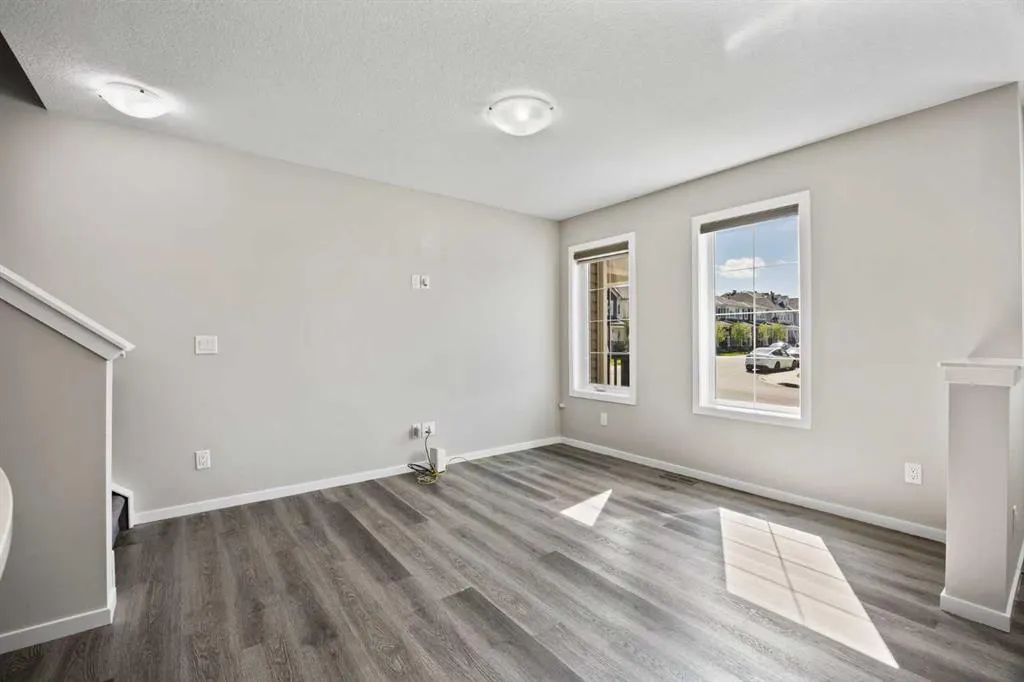 214 Cityside Grove NE