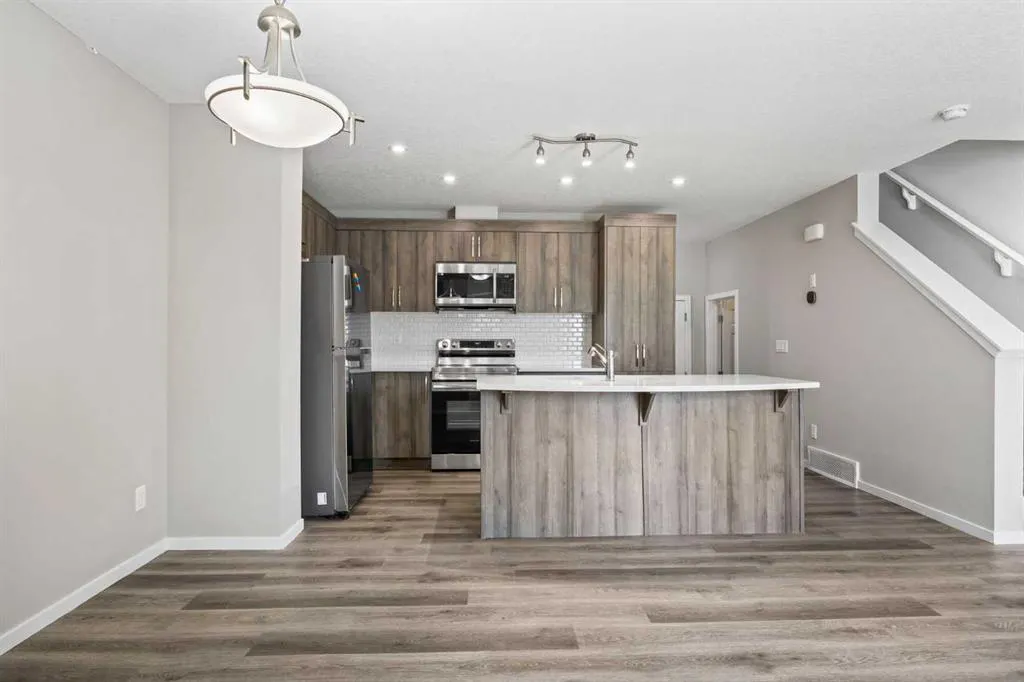 214 Cityside Grove NE