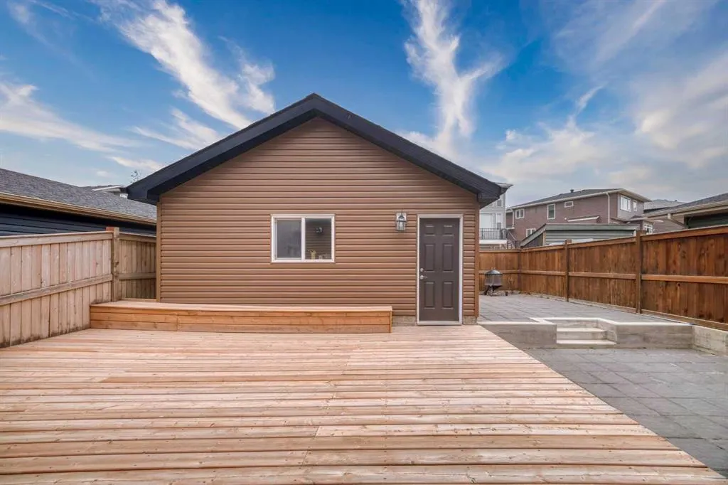 466 Evanston Way NW