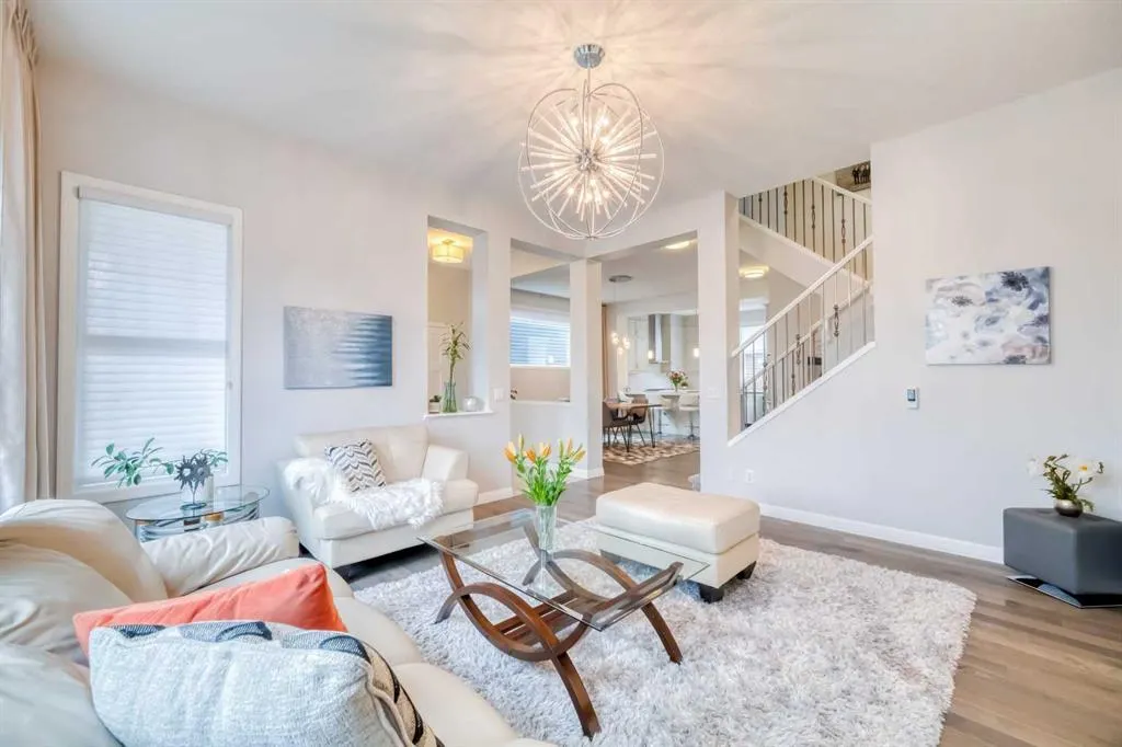 466 Evanston Way NW