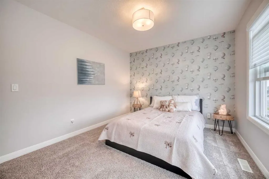 466 Evanston Way NW