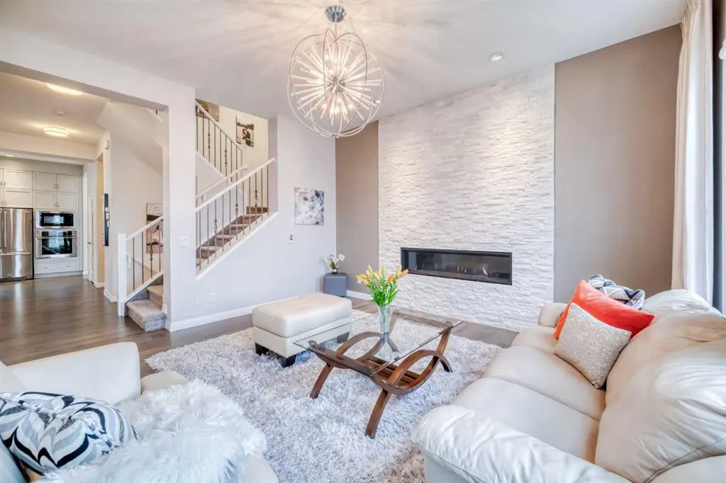 466 Evanston Way NW