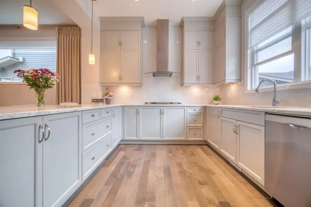 466 Evanston Way NW