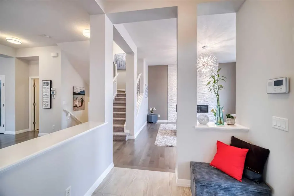 466 Evanston Way NW