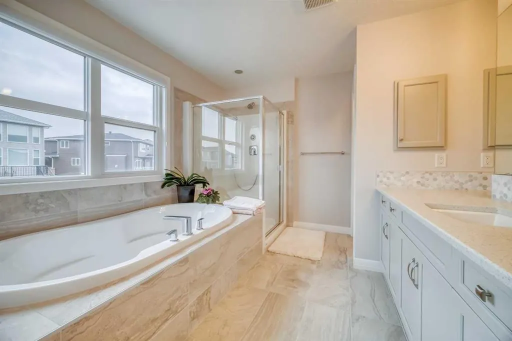 466 Evanston Way NW
