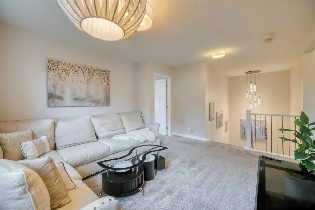 466 Evanston Way NW
