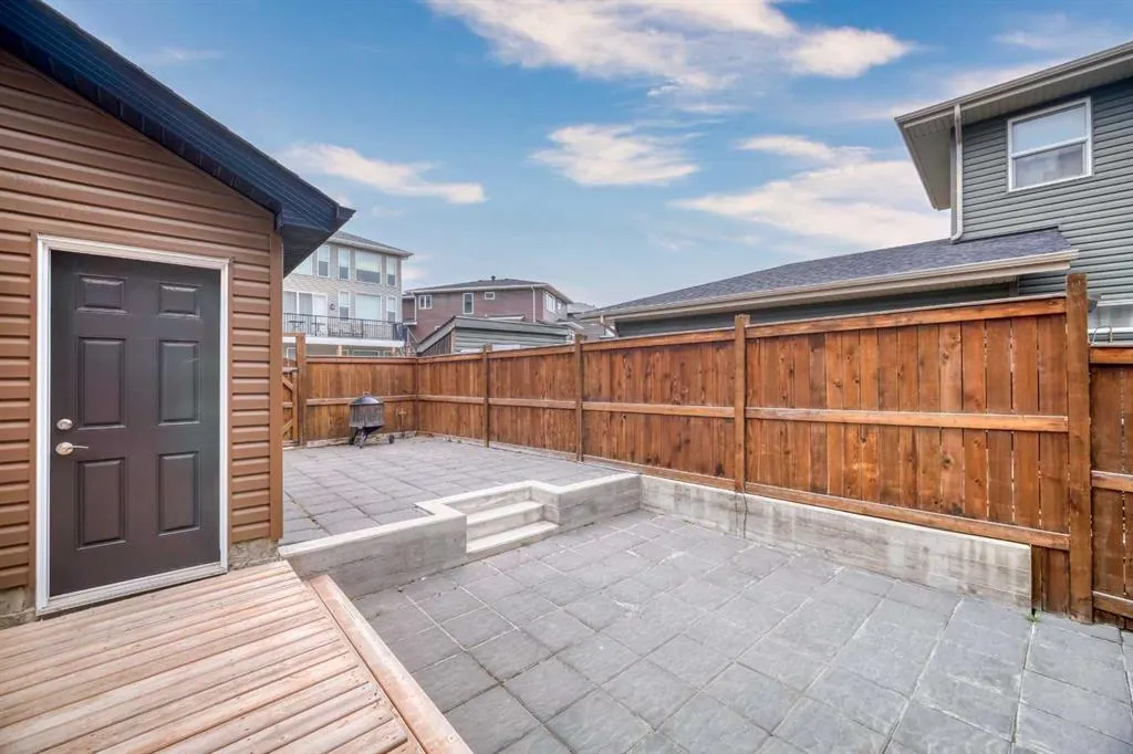 466 Evanston Way NW