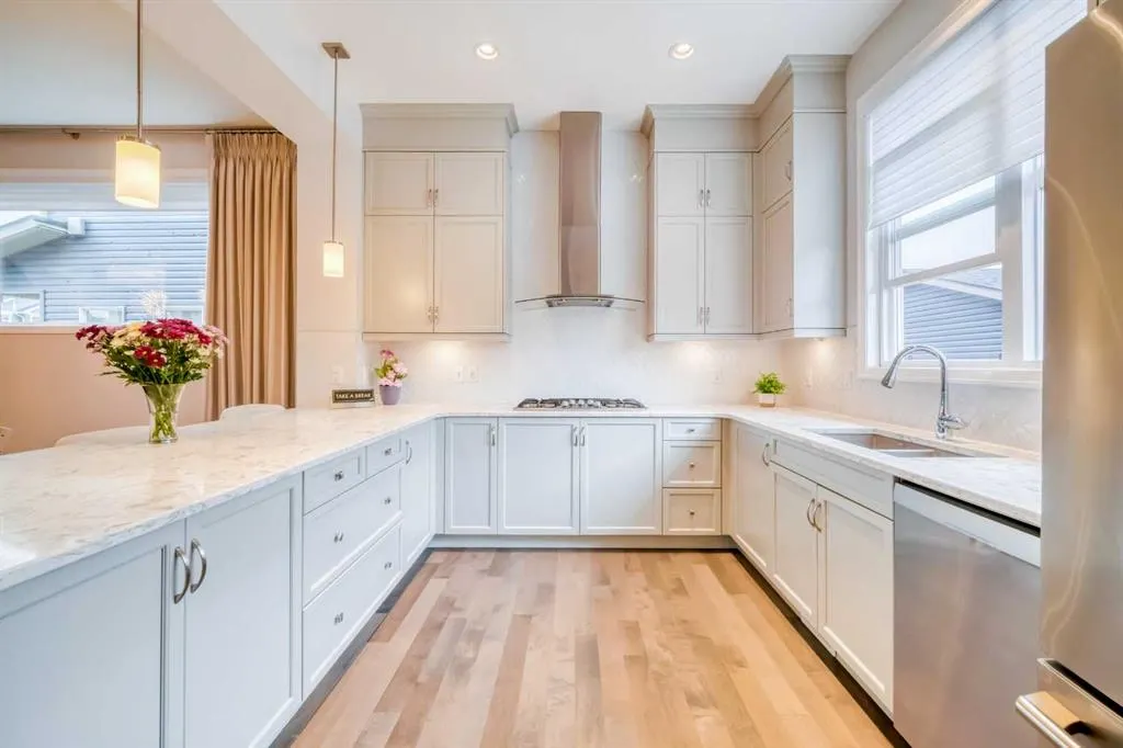 466 Evanston Way NW