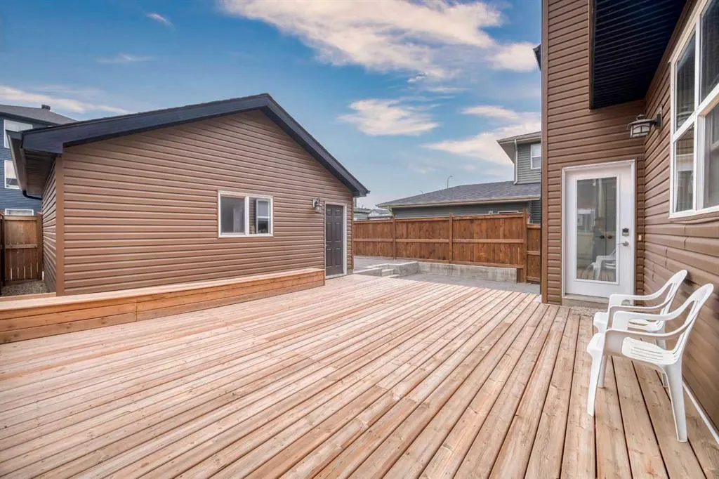 466 Evanston Way NW