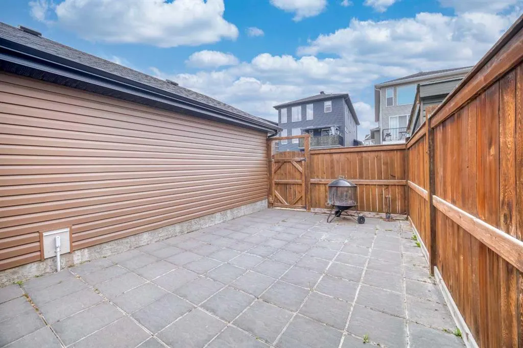 466 Evanston Way NW