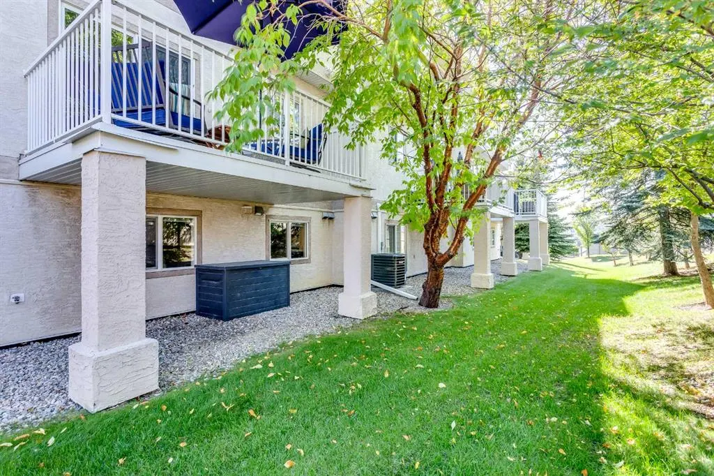 124 Country Hills Gardens NW