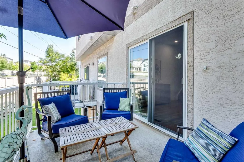 124 Country Hills Gardens NW