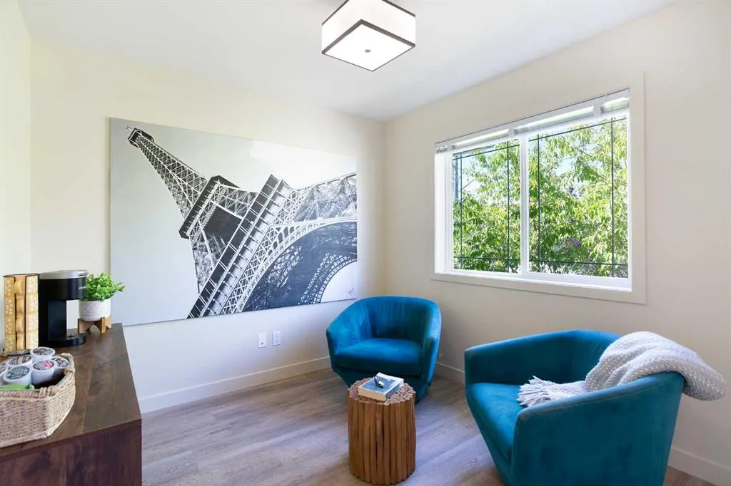 124 Country Hills Gardens NW