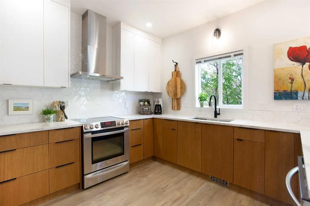 124 Country Hills Gardens NW