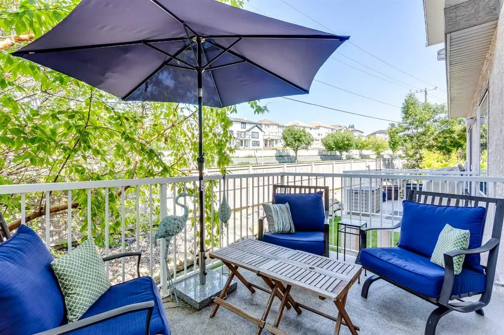 124 Country Hills Gardens NW