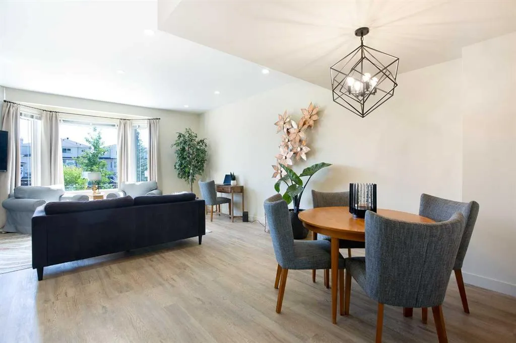 124 Country Hills Gardens NW
