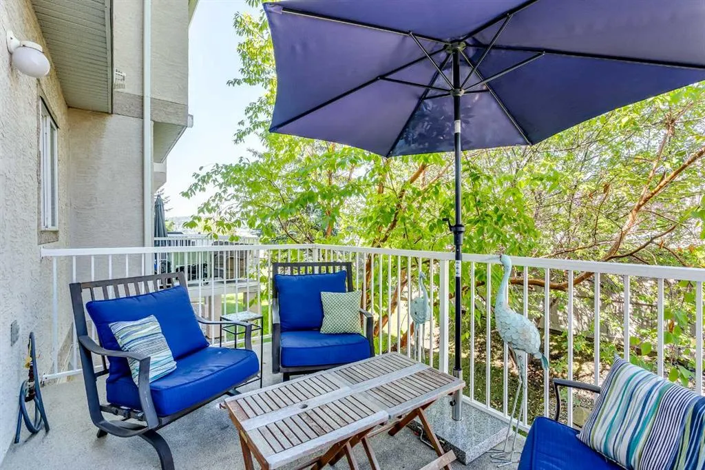 124 Country Hills Gardens NW