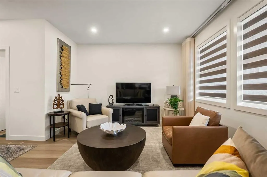 201 Cooperswood Green SW, #203
