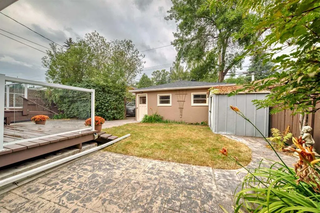3825 Elbow Drive SW