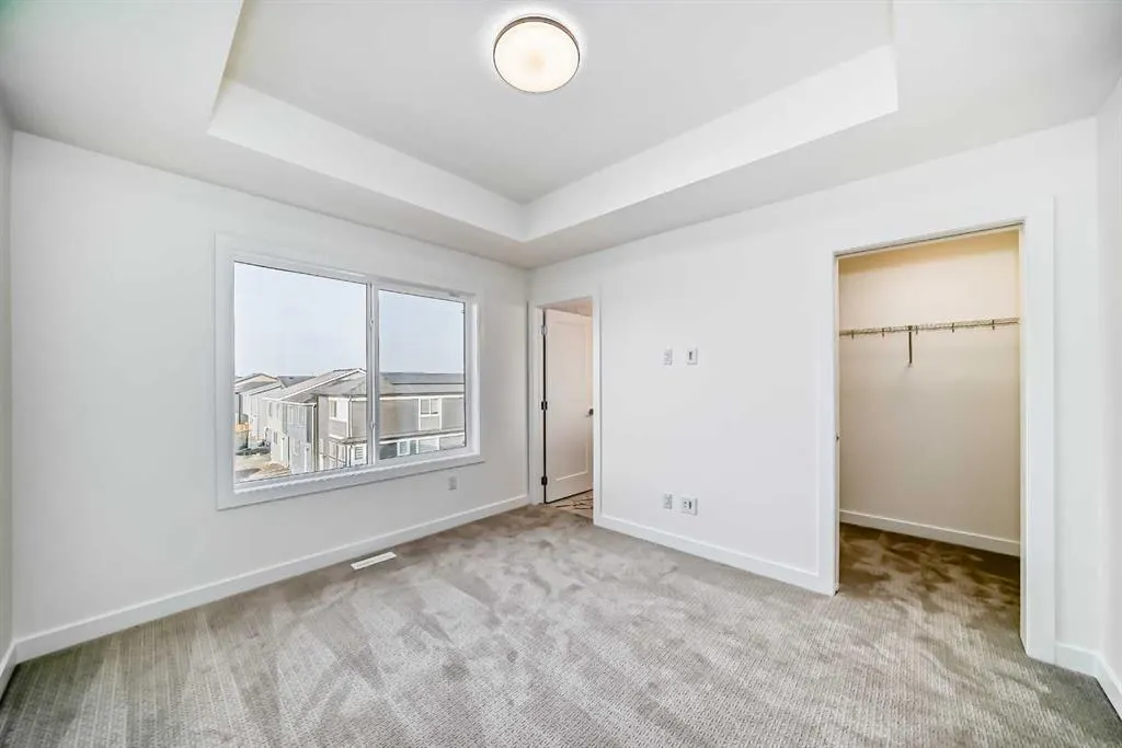 42 Corner Glen Manor NE