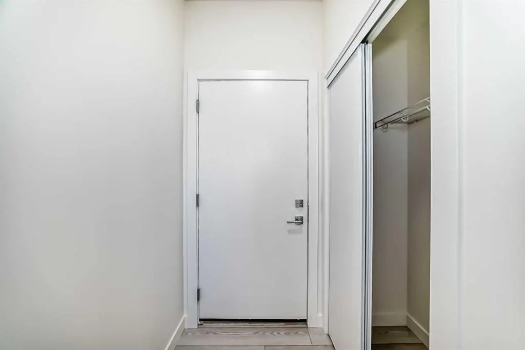 42 Corner Glen Manor NE