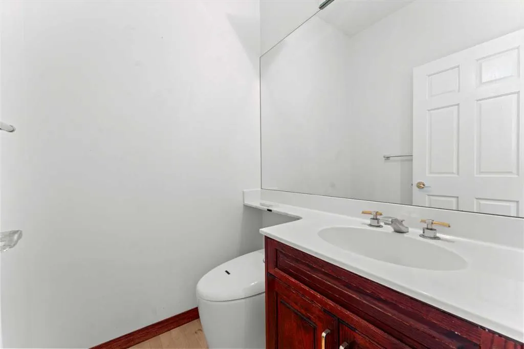 28 Slopes Grove SW