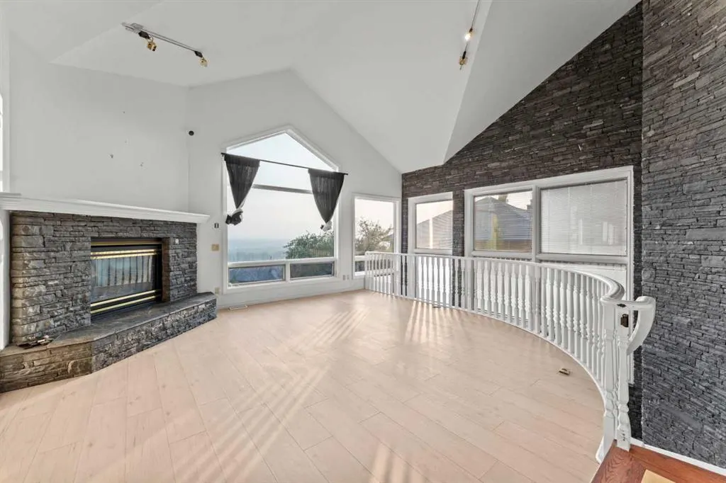 28 Slopes Grove SW