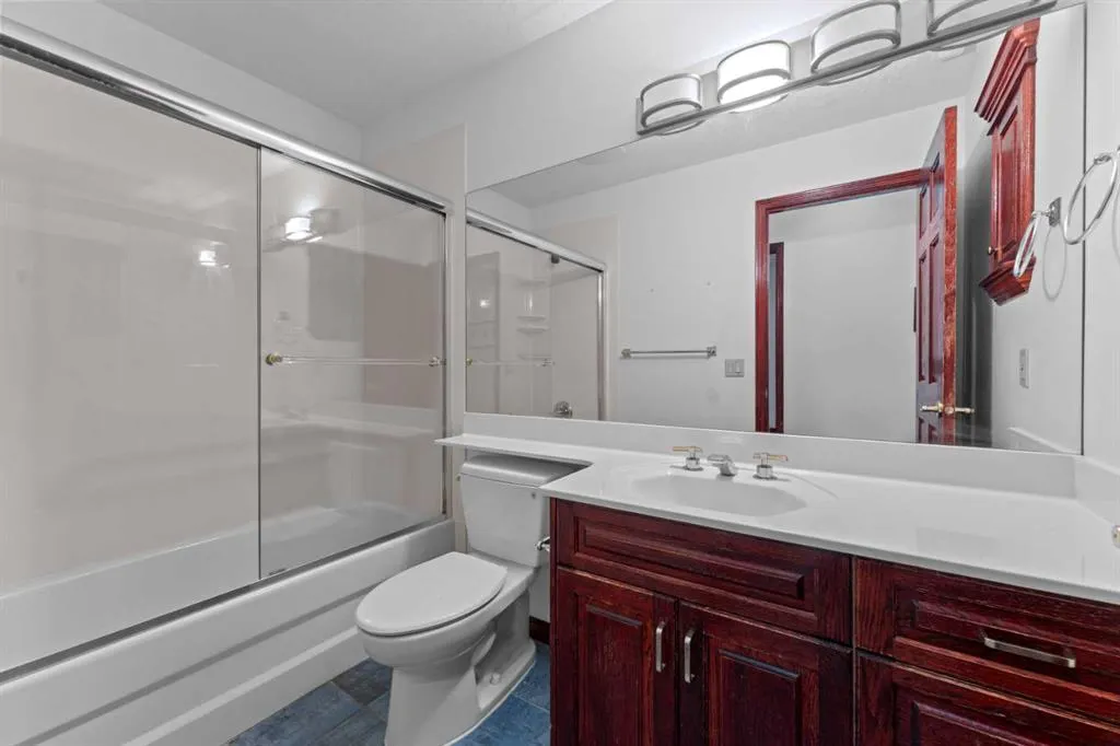28 Slopes Grove SW