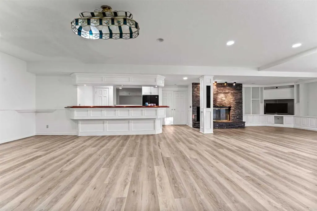 28 Slopes Grove SW