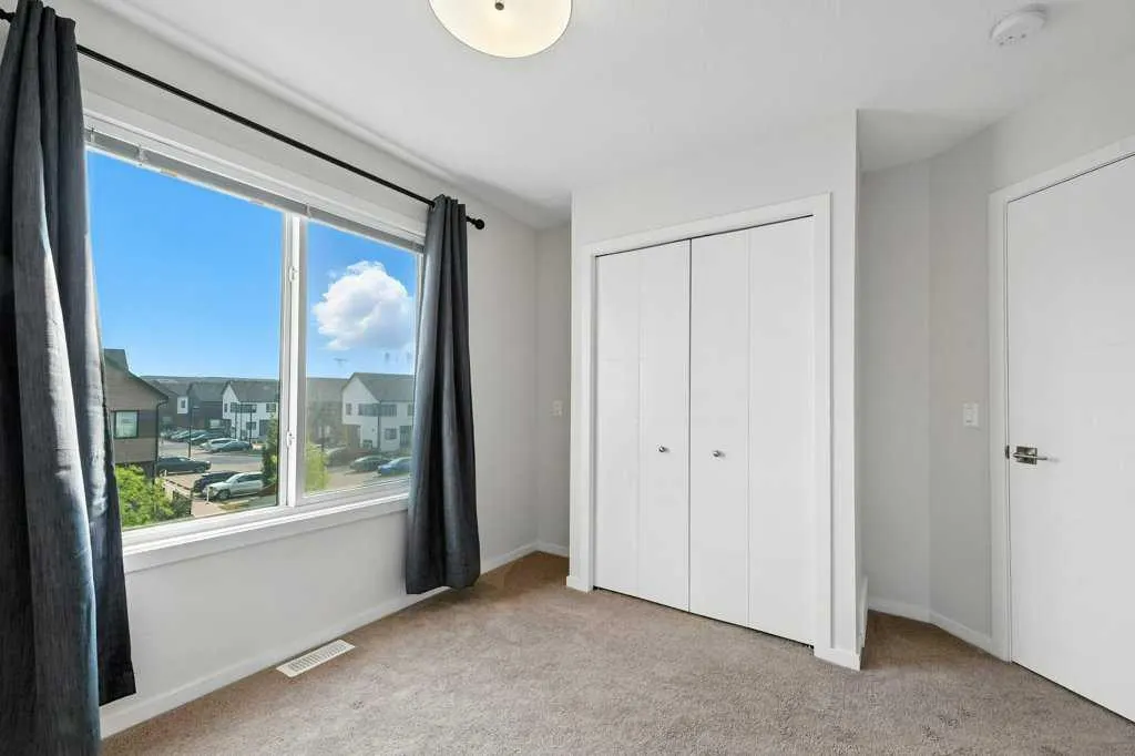 125 Redstone Walk NE, #202