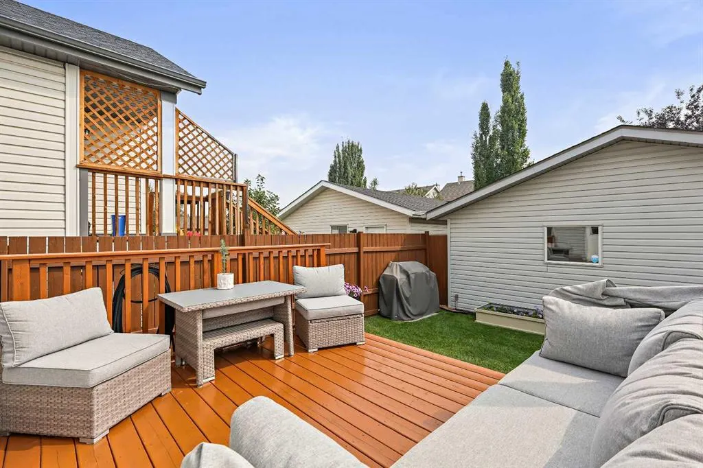 67 Copperfield Heights SE
