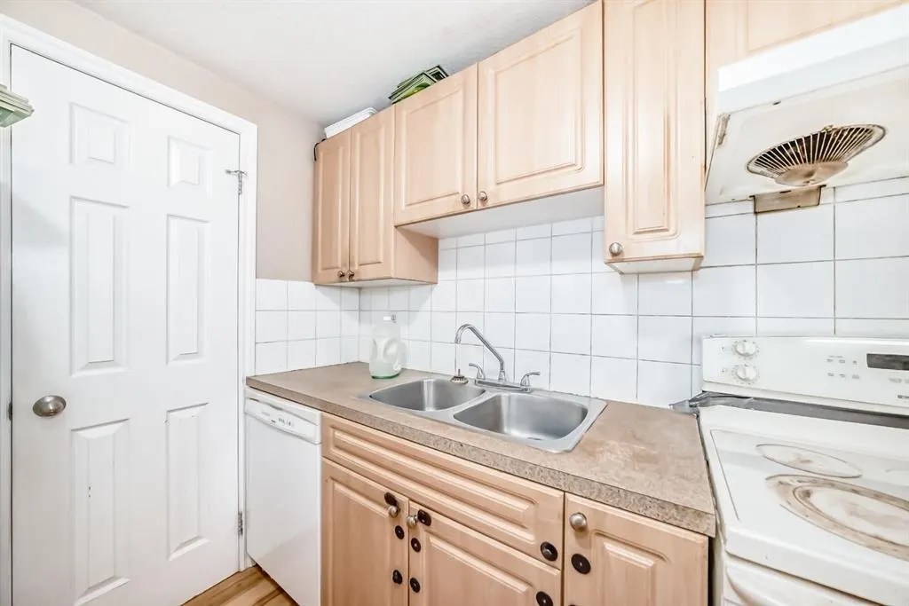 6825 Centre Street NW, #103
