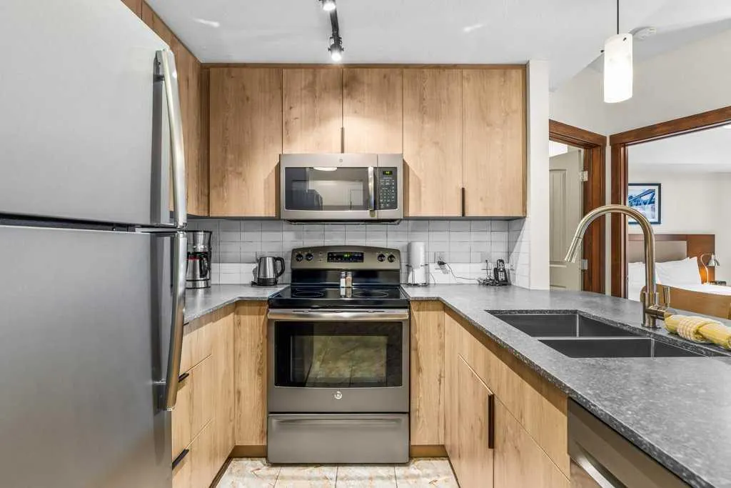 190 Kananaskis Way, #231
