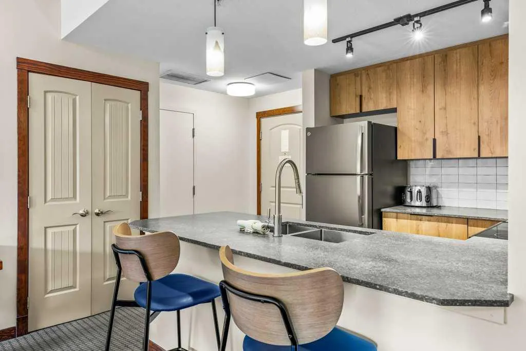 190 Kananaskis Way, #231