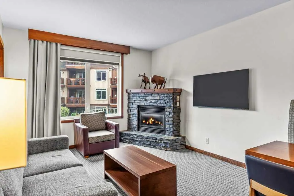 190 Kananaskis Way, #231
