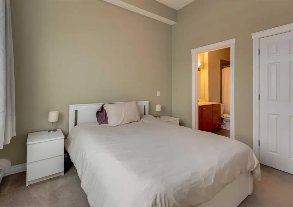 990 Centre Avenue NE, #628