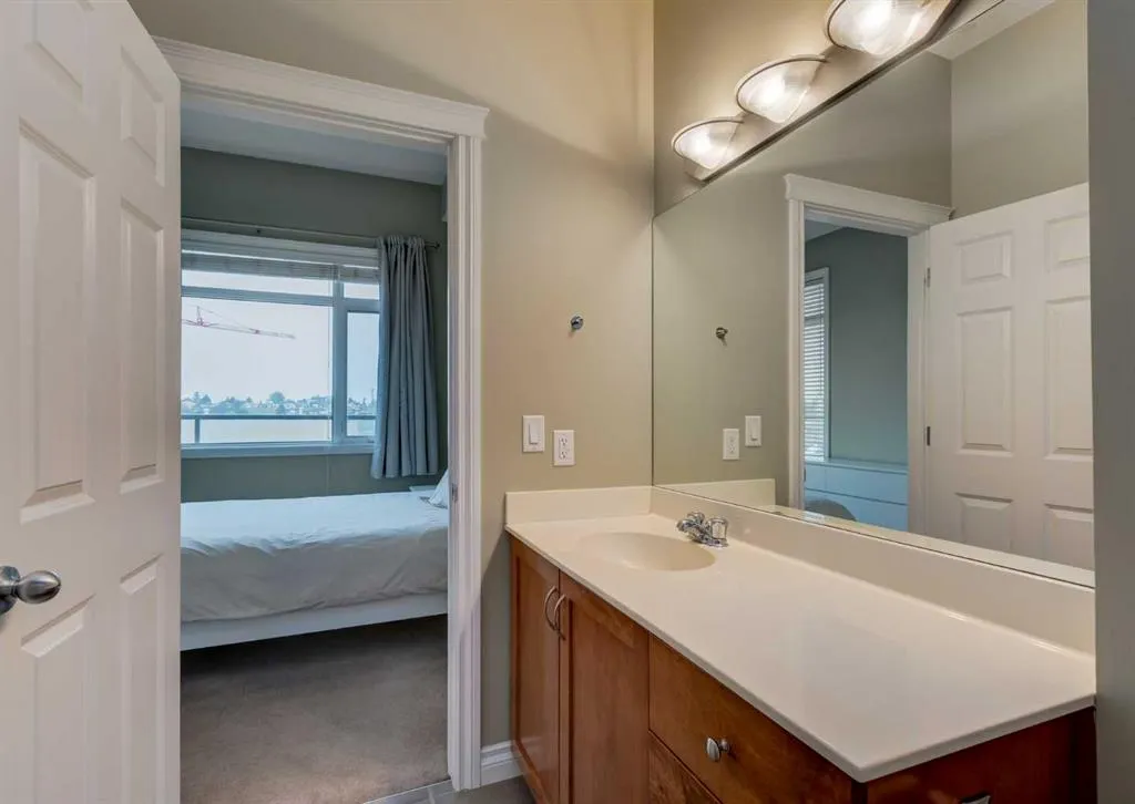 990 Centre Avenue NE, #628