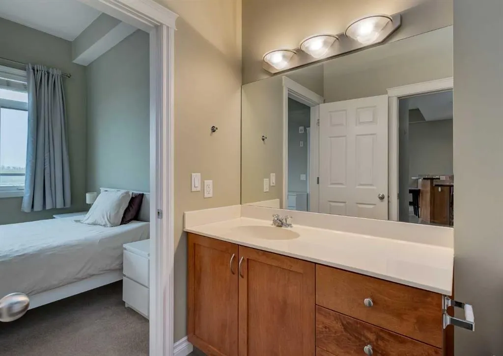 990 Centre Avenue NE, #628