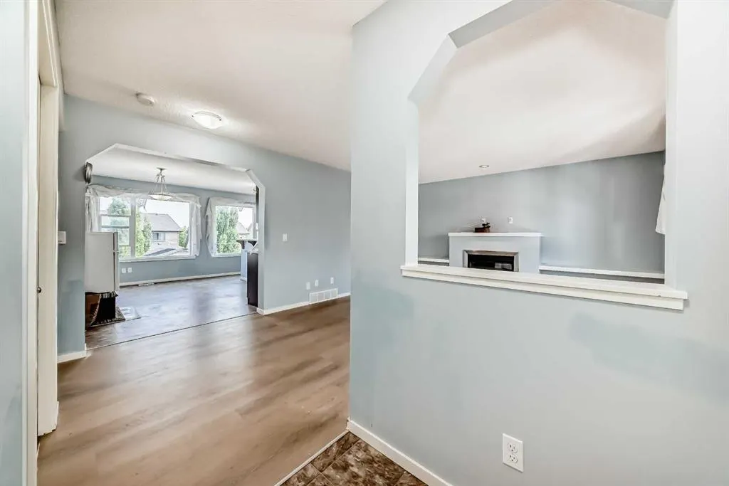57 Brightoncrest Heights